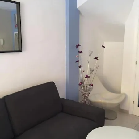 4-room House Americas, Vistas